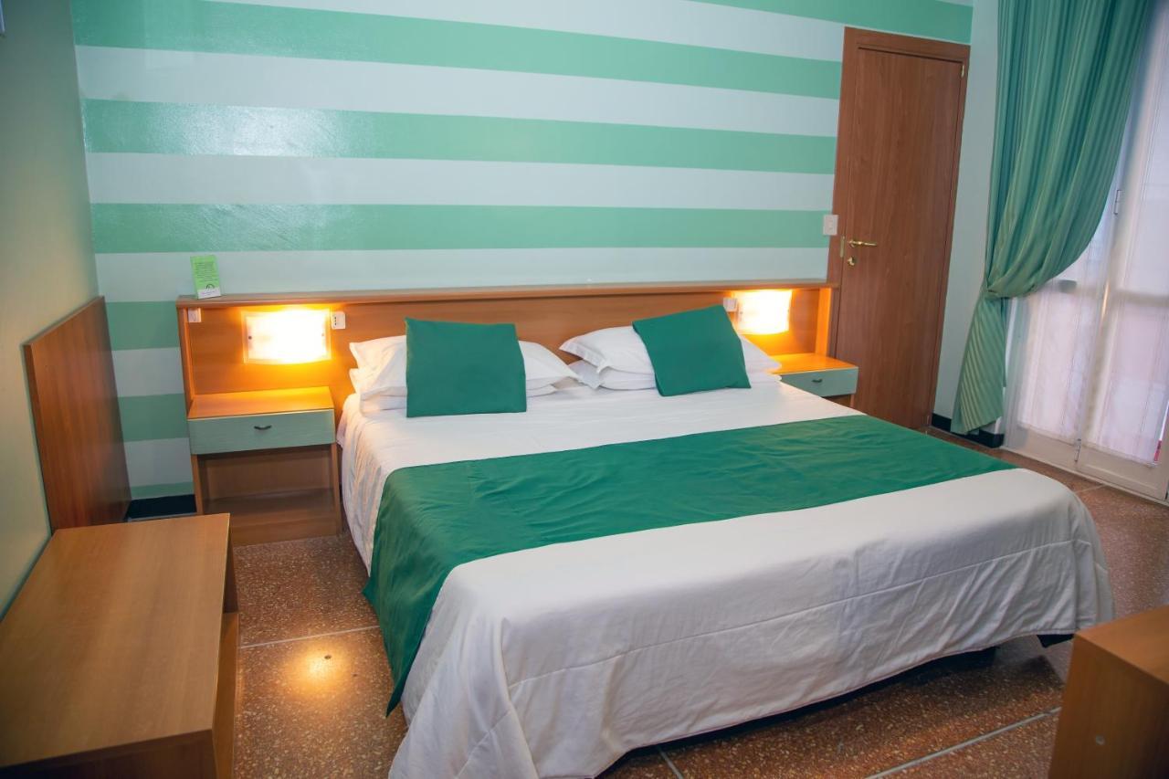 Albergo Glory Borghetto Santo Spirito Eksteriør billede