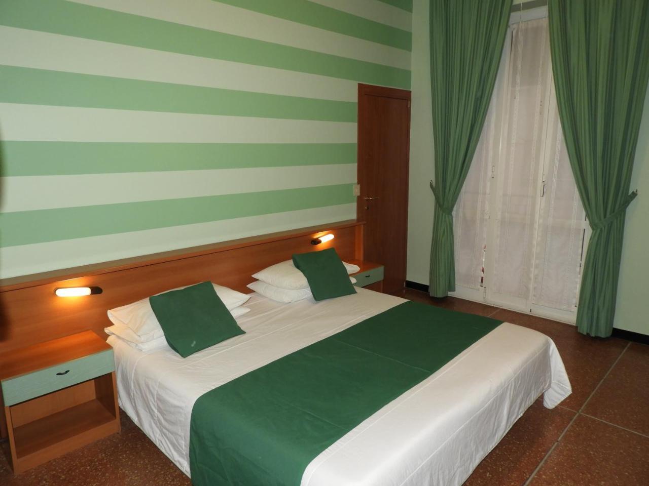 Albergo Glory Borghetto Santo Spirito Eksteriør billede